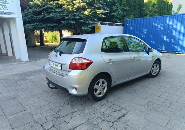 Toyota Auris cena 32000 przebieg: 228000, rok produkcji 2010 z Warszawa małe 631